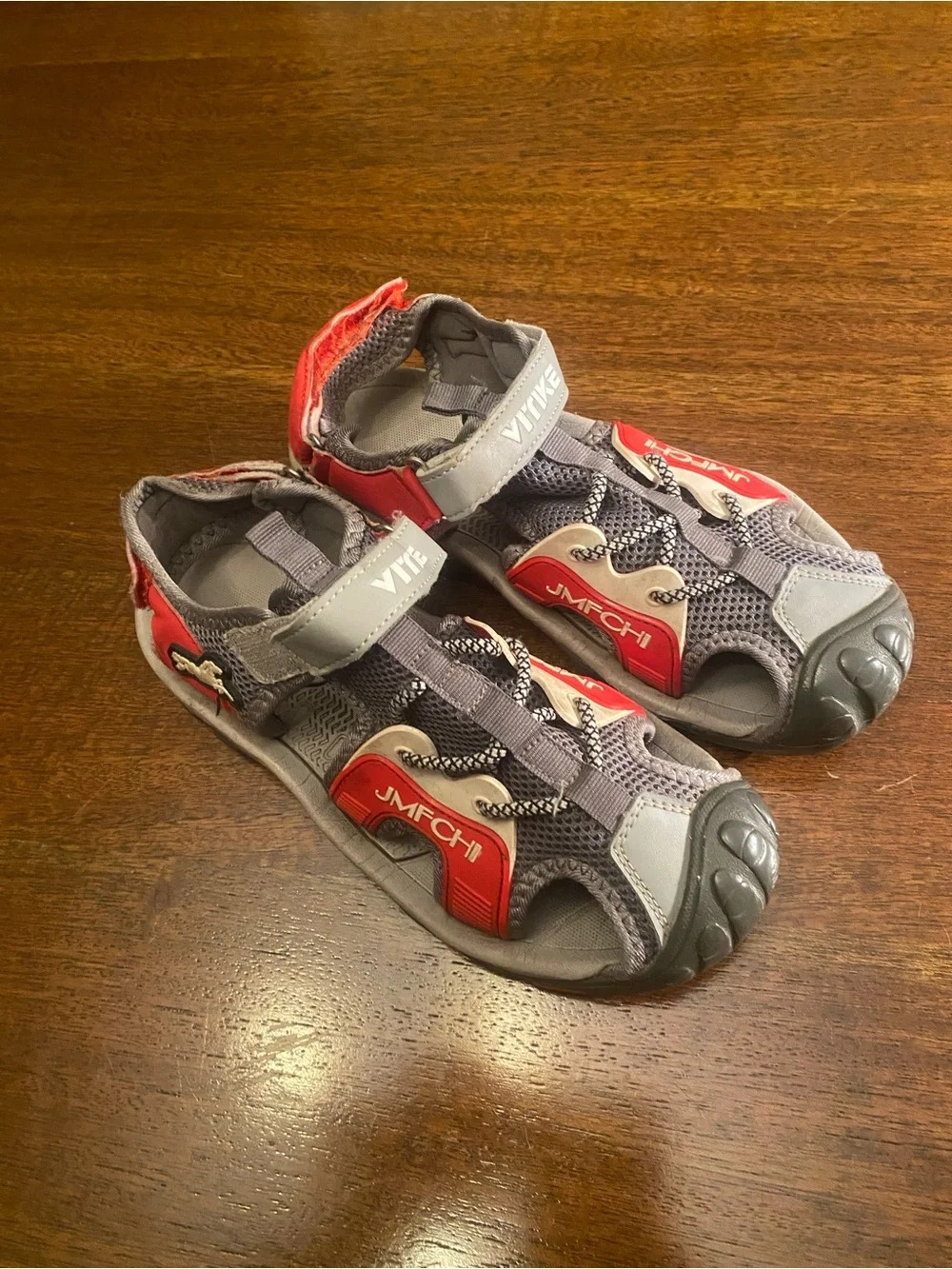 VITIKE Unisex Kids Strappy Sandals Gray Red Hook & Loop Mesh Open Toe men size 7